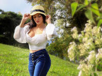 fingering girl ThanaRouge