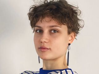 camgirl chat room TheolaTunison