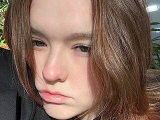 naughty cam girl fingering shaved pussy TwannaShumate