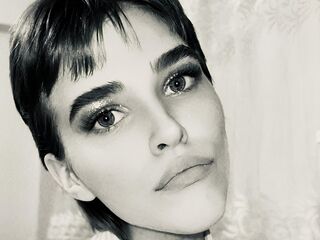 shower cam UdelaHailey